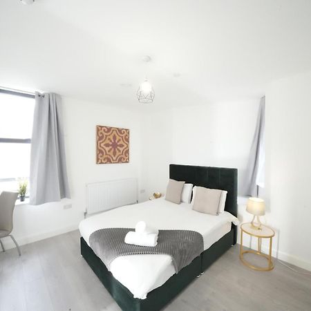 Ealing Broadway Great Stay 7-Minute Walk From The Underground المظهر الخارجي الصورة