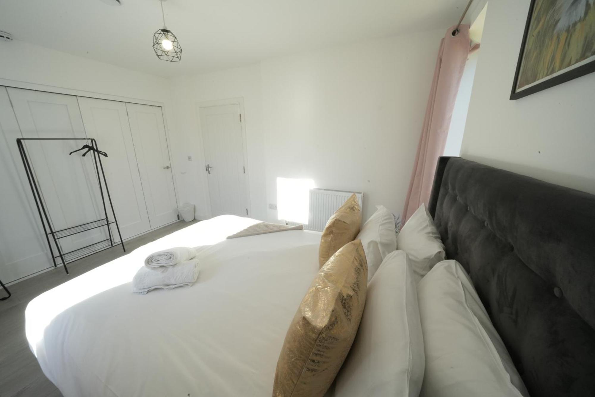 Ealing Broadway Great Stay 7-Minute Walk From The Underground المظهر الخارجي الصورة