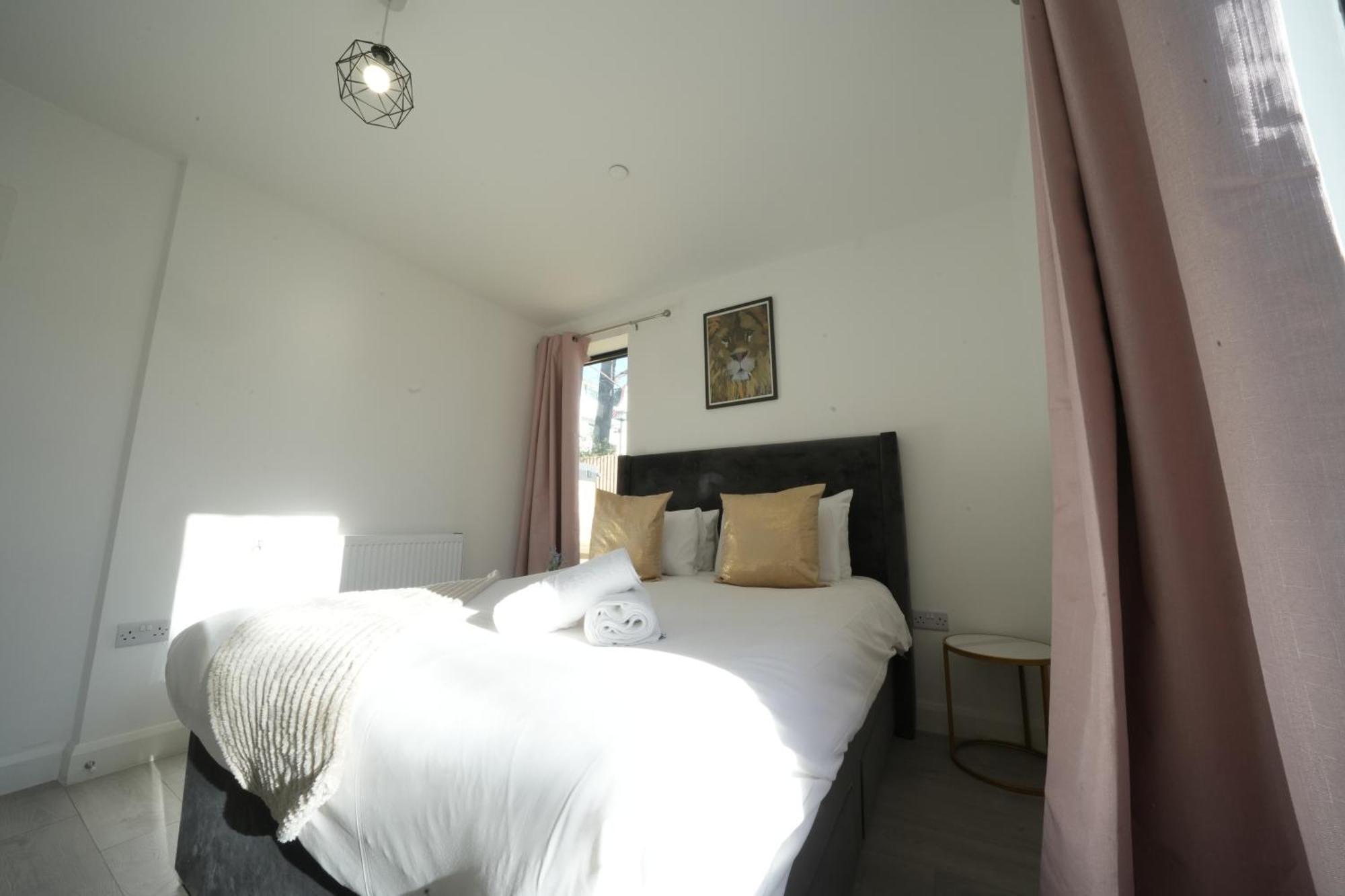 Ealing Broadway Great Stay 7-Minute Walk From The Underground المظهر الخارجي الصورة