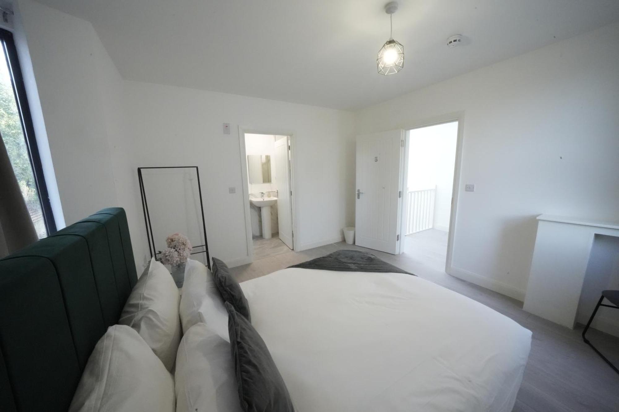 Ealing Broadway Great Stay 7-Minute Walk From The Underground المظهر الخارجي الصورة